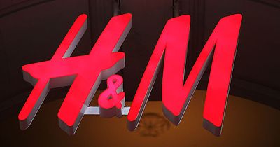 H&M bringt Mascara und Eyeliner in einem Produkt heraus